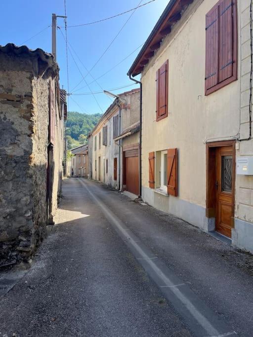 La Petite Ourse Maison De Village A Oust Exterior photo